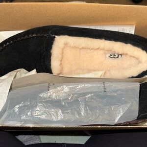 UGG Black Scalloped Moccasins women 11